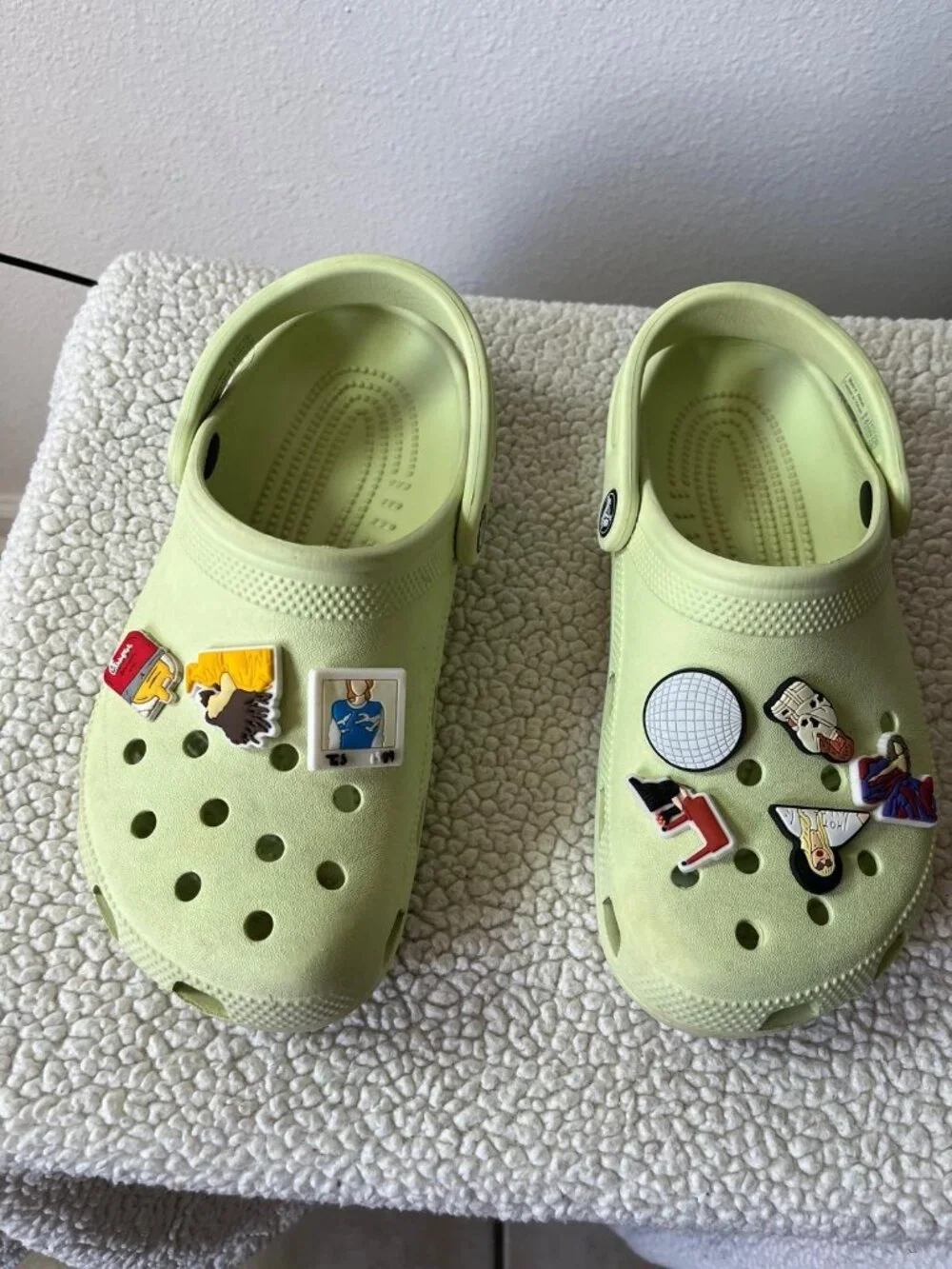 Crocs Unisex Green Classic Slip-On Clogs Size Men's 5 Women's 7